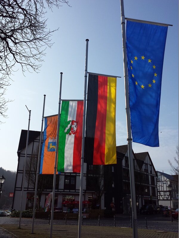 Trauerbeflaggung Marktplatz Hilchenbach