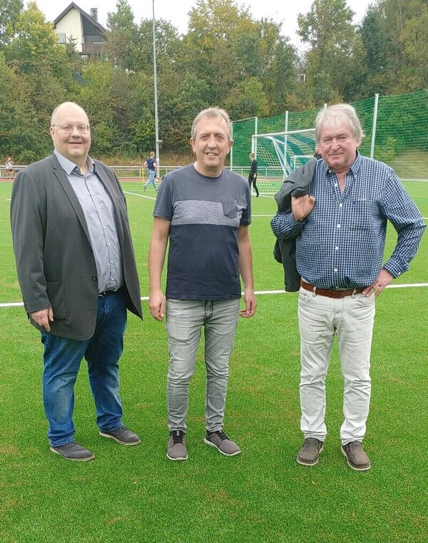 Eröffnung des Winterbach-Arena mit neuem Kunstrasen