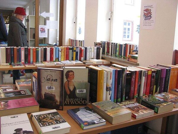 Bücherflohmarkt in der Wilhelmsburg