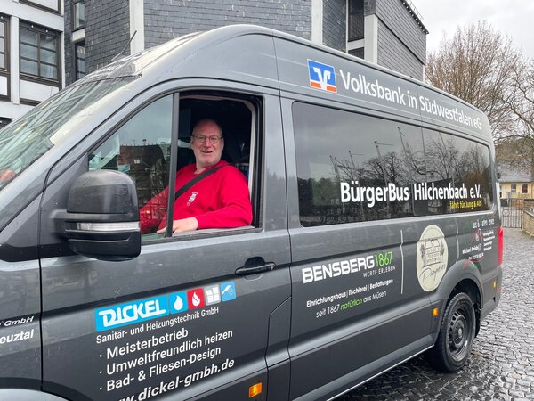 Uwe Rehmann ist einer der BürgerBus-Fahrer und freut sich über neue Kolleginnen und Kollegen.