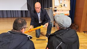 Bild vergr&ouml;&szlig;ern: Die Zuh&ouml;rerinnen und Zuh&ouml;rer haben viele individuelle Fragen, die Heiko Grebe von Westconnect gerne beantwortet.