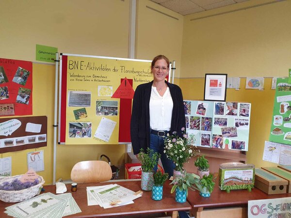 Katharina Siebert informierte am Tag der offenen T&uuml;r &uuml;ber die Aktivit&auml;ten im Bereich Bildung f&uuml;r nachhaltige Entwicklung. 