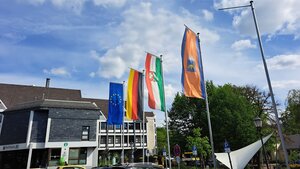 Bild vergr&ouml;&szlig;ern: Beflaggung 80. Jahrestag Ende des Zweiten Weltkrieges in Europa