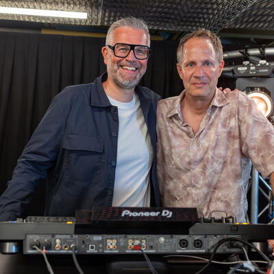 Bild vergr&ouml;&szlig;ern: kmd-Eröffnungsfeier: Thomas Klein vom Bürgerverein und DJ Denis Stephan.