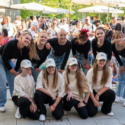 Bild vergr&ouml;&szlig;ern: kmd-Eröffnungsfeier: Die Tanzgruppe des Jugendzentrums NoLimits zeigte, was sie kann.
