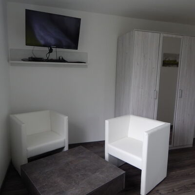 Bild vergr&ouml;&szlig;ern: Sitzbereich im Doppelzimmer 1. Etage