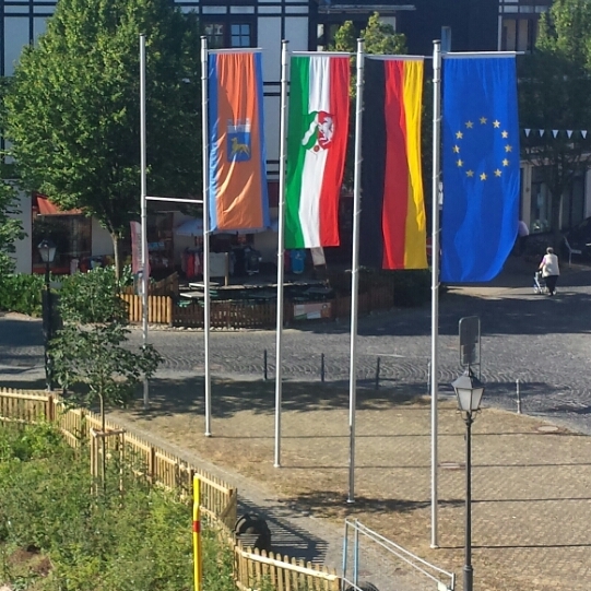 Beflaggung am Markt
