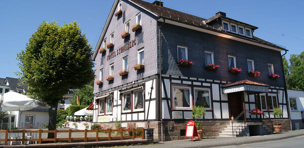 Bild vergr&ouml;&szlig;ern: Hotel Stahlberg_aussen