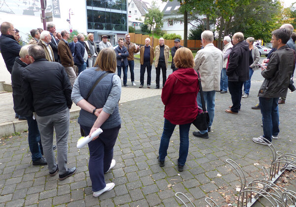 Großes Interesse an IKEK beim Start auf dem Bernhard-Weis-Platz