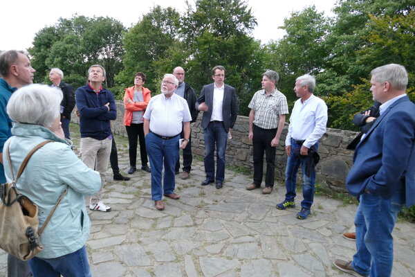 Ginsburg: Rundgang zum Projekt barrierefreie Höhenburg