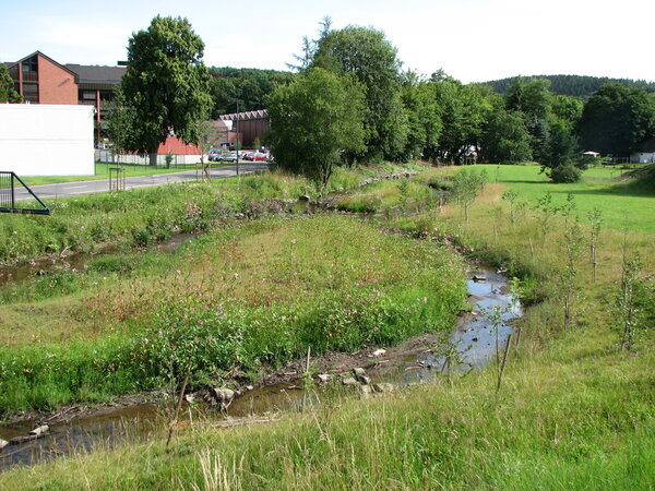 Ferndorf in Nähe der SMS, Gewässer